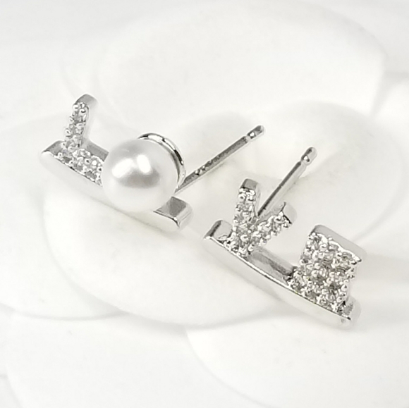 NWT LOVE Studs Earrings Pave CZ - Picture 4 of 8
